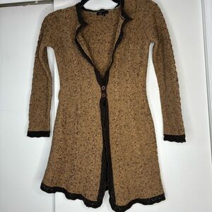 Brown Cable Knit Cadigan Long Sleeve Crochet Edge Detail Feminine Fitted Sz M